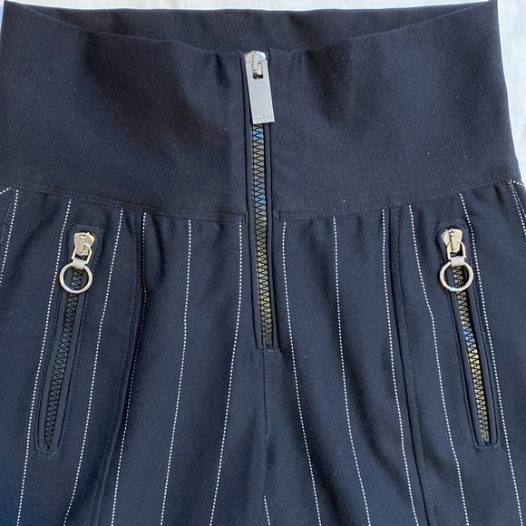 High - Everyday Couture. Style called Minimalist - Picture 15 of 16